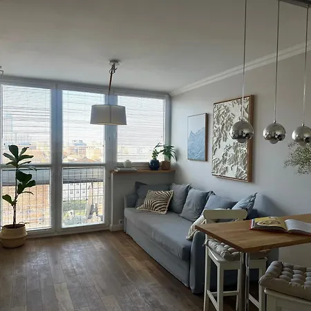 Center On Marszalkowska Street With Perfect View By P&m * ורשה
