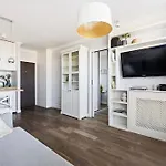 Center On Marszalkowska Street With Perfect View By P&m 바르샤바