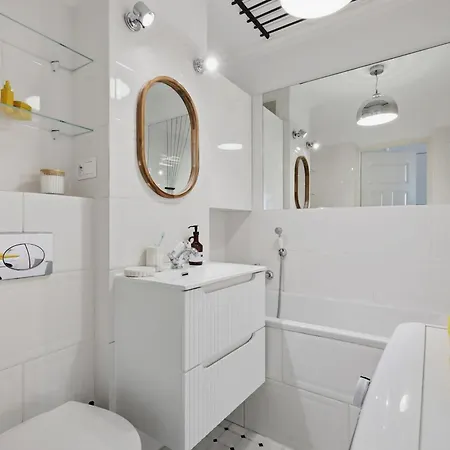 Center On Marszalkowska Street With Perfect View By P&m 아파트 바르샤바